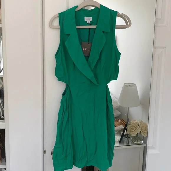 Lelis Dresses | Nwt Lelis Kelly Green Side Cut Out Mini Shirt Dress With Pockets Size Small | Color: Green | Size: S | Kndomaratius's Closet